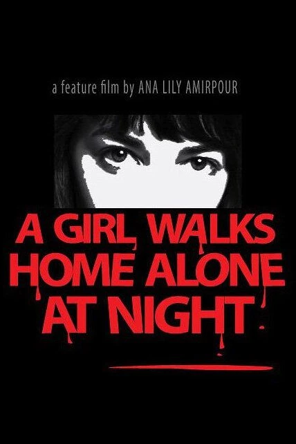 Девушка возвращается одна ночью домой