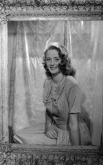 Элспет Грэй