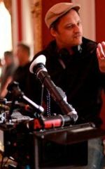 Джулиан Холмс