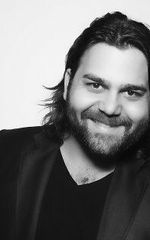 Камерон Гараи