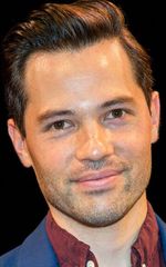 Джейсон Там