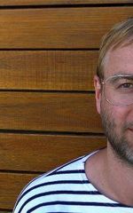 Том Эрхардт