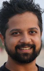 Ананд Тивари