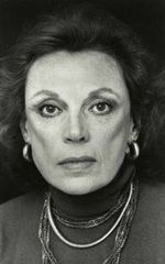 Грэйсон Холл