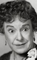 Жозефин Халл