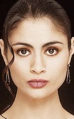 Шарлотта Льюис