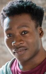 Фисайо Акинаде