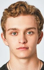 Гэвин Льюис