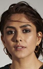 Мрунал Тхакур