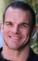 Йен Робертс