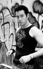 Даррен Э. Скотт