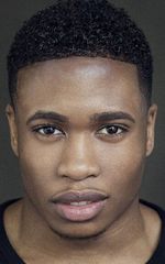 Имран Адамс