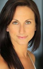 Аманда Бартон