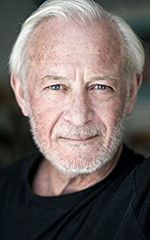 Мэттью Бертон